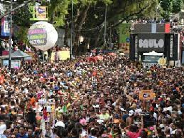Último dia do Carnaval de Salvador é marcado por desfiles sem cordas nos circuitos Dodô e Osmar; veja vídeos