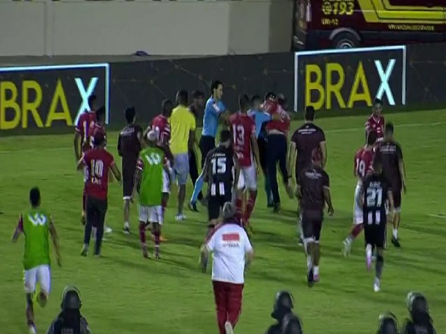 Presidente do Sergipe agride árbitro após eliminação polêmica na Copa do Brasil, veja vídeo