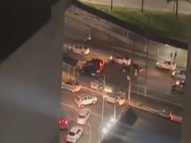 Salvador: Tiroteio prximo a shopping center deixa populao e motoristas em apuros, veja vdeo