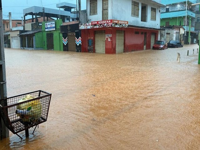 Feriado comea com fortes chuvas no sul da Bahia; Ilhus registra alagamentos