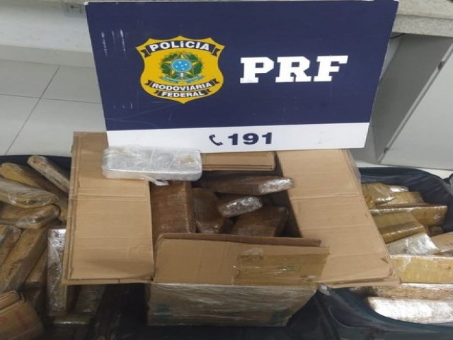 PRF apreende 60 kg de maconha e captura foragido do sistema prisional usando documento falso