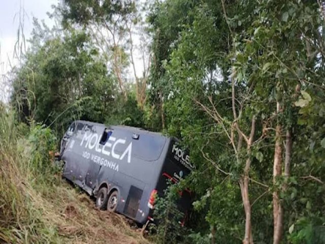 Acidente envolvendo ônibus da banda Moleca 100 Vergonha deixa um morto no Piauí  