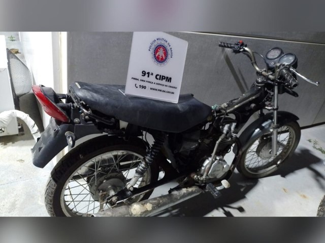 POLCIA MILITAR DA BAHIA RECUPERA MOTOCICLETA FURTADA NO MUNICPIO DE QUIXABEIRA 