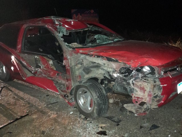 So Jos do Jacupe: Grave acidente nessa noite de quarta-feira envolvendo um carro de passeio e uma caminhonete