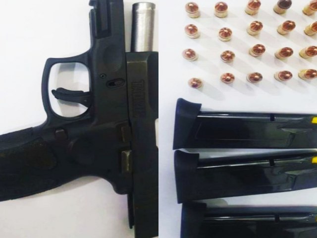 PRF flagra ultrapassagem proibida na BR 135 e apreende pistola, munies e drogas com motorista de Hilux