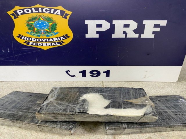 PRF apreende 3,2 kg de cocana e prende mulher por trfico de drogas em Vitria da Conquista