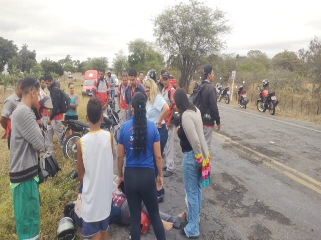 Jacobina: Coliso entre motocicletas deixa dois feridos prximo  entrada do Velame