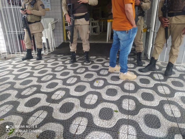 Chacina em Feira: Quatro ciganos so mortos e uma mulher fica ferida ferido dentro de restaurante