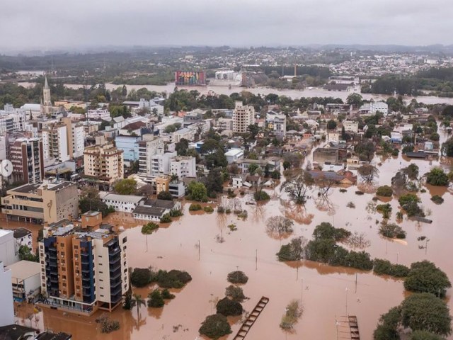 Ciclone deixa 22 mortos e causa enchentes na Região Sul
