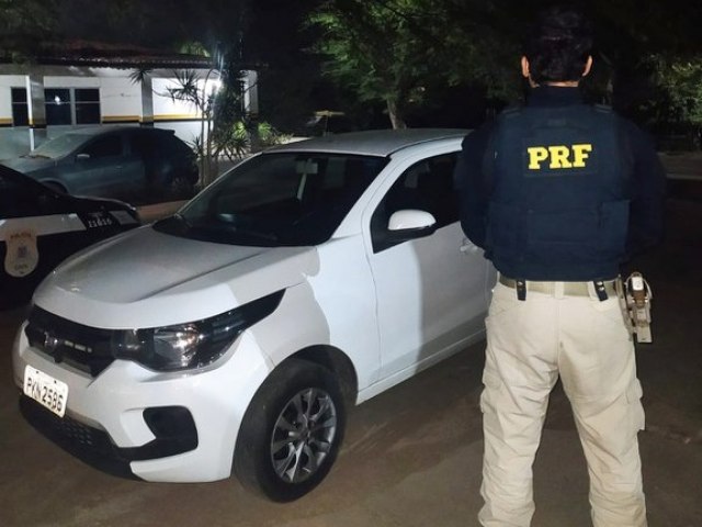 Fiat Mobi roubado em Salvador é recuperado na BR 324 em São José do Jacuípe