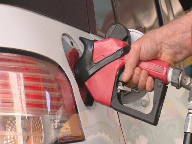 Acelen anuncia aumento de 13% no preo da gasolina vendida para distribuidoras na Bahia