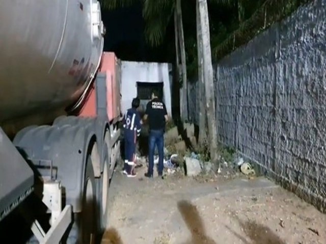 Suspeitos armados retiram jovem de casa e executam a vtima em Feira de Santana