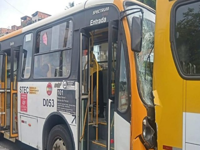 Salvador: Engavetamento entre três ônibus deixa passageiros feridos na Suburbana