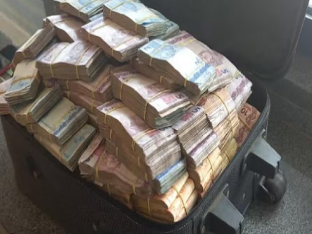 R$ 38.000,00 é furtado de idoso que deixava dinheiro guardado em mala na cidade de Macajuba-BA