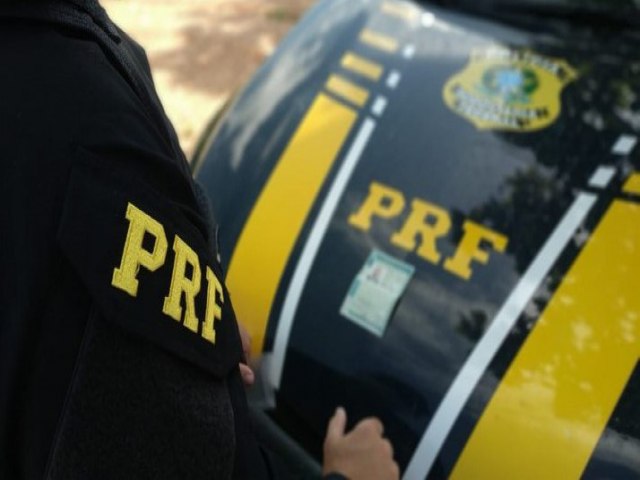 Fiscalizao da PRF na BR 324 revela uso de documento falso por condutor em Capim Grosso