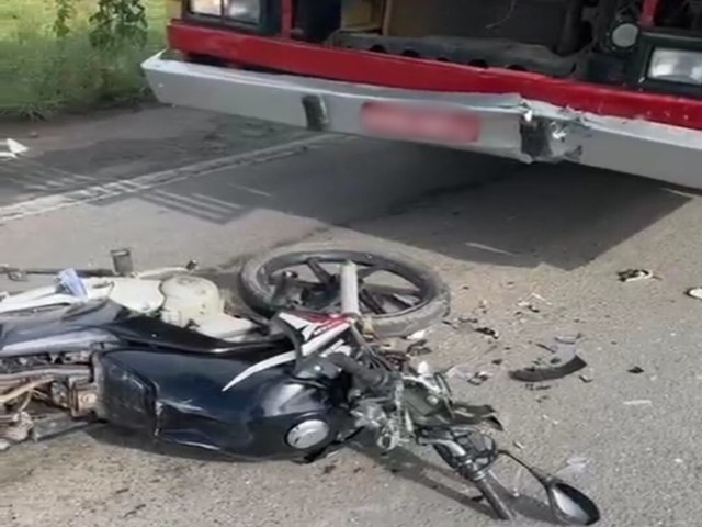 Euclides da Cunha: Motociclista morre aps coliso frontal com nibus, prximo ao IFBA