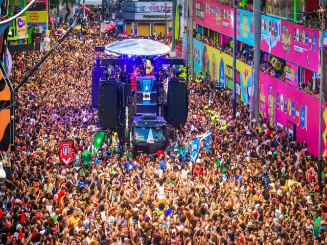 Mais de 9 milhes de folies curtiram o Carnaval de Salvador