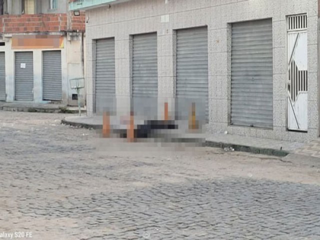 Adolescente trans  morta a facadas aps briga em frente a bar em Santaluz
