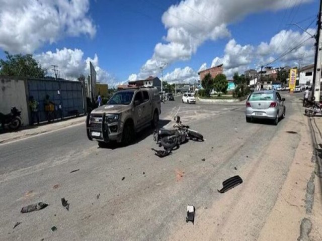 PMs que faziam escolta do vice-governador da Bahia ficam feridos aps acidente de trnsito