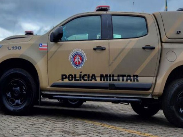 Homem  preso em Valente por porte ilegal de arma de fogo aps se identificar como policial militar