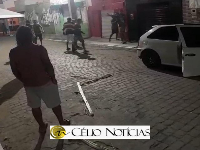 Homem foi espancado com pedao de madeira no Distrito de Lages do Batata :Veja o Vdeo