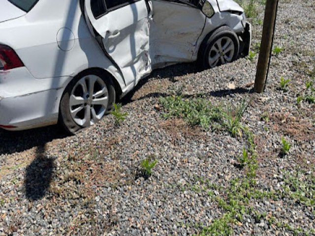 Cigano fica ferido numa coliso entre carro na BR 324 em Jacobina