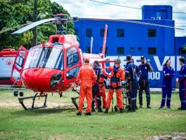 Motorista perde controle e atropela trs pessoas em Lauro de Freitas