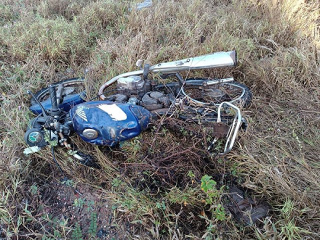 Morador de Valente  encontrado morto ao lado de motocicleta em Santaluz; polcia suspeita de acidente