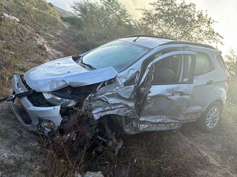 Carro capota na BA-120 entre Santaluz e Valente; motorista sai ileso