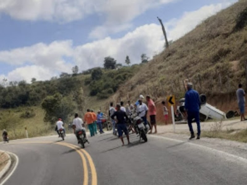 Jovem morre em grave acidente na BA-131, entre Ibiapor de Mundo Novo-BA