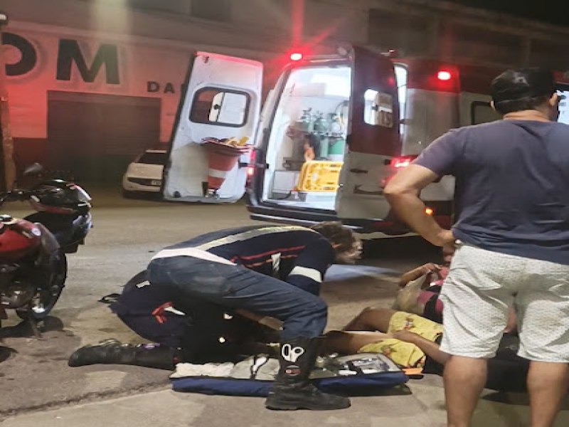  Jacobina: Motociclista fica ferido em acidente com carro no cruzamento da Avenida Lomanto Jnior