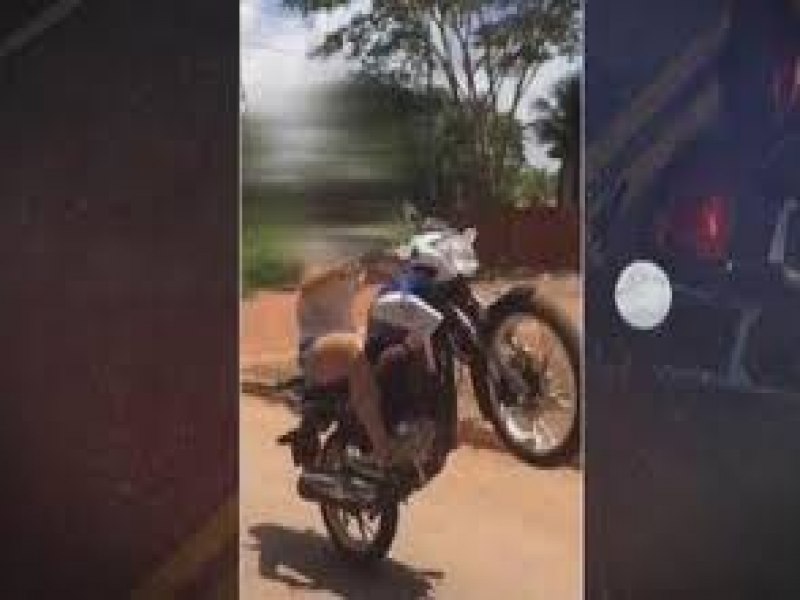 Menor que empinava moto bate em viatura da PM e  levado para Delegacia em Irec