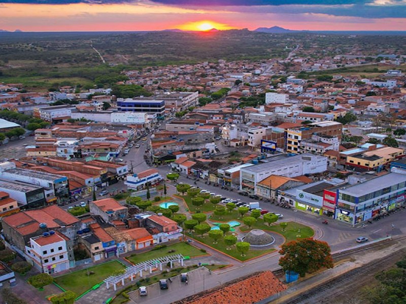 Homem de 28 anos  suspeito de agredir, ameaar e furtar adolescente com quem se relacionava em Santaluz