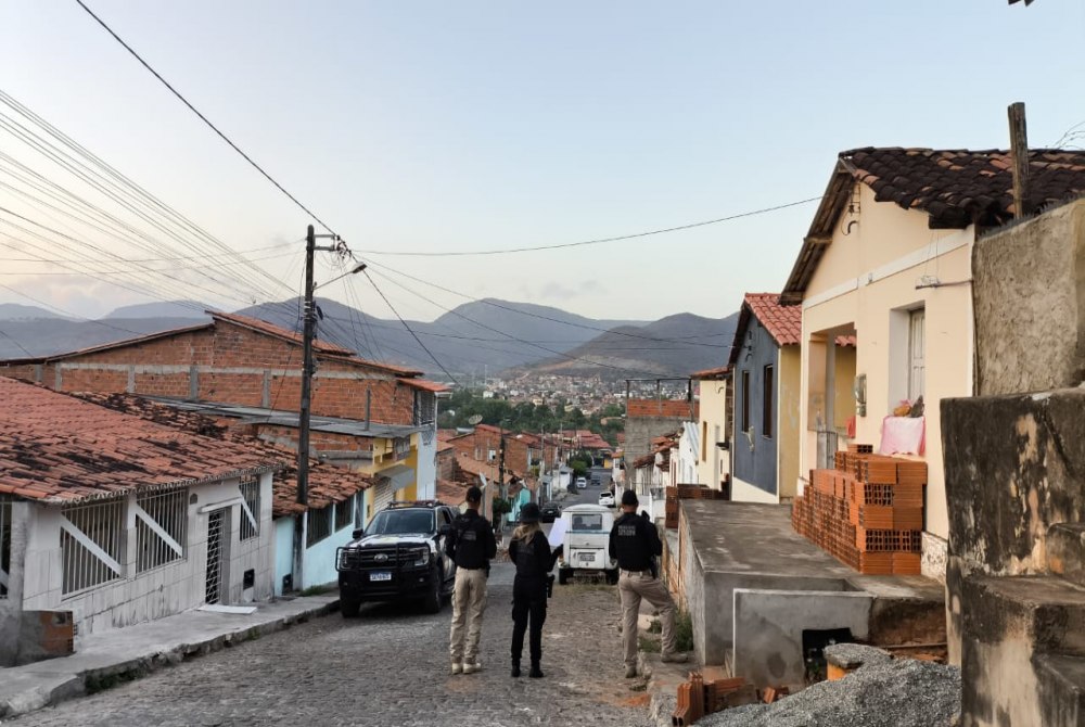 Opera��o Castelo de Cartas cumpre mandados contra grupo criminoso