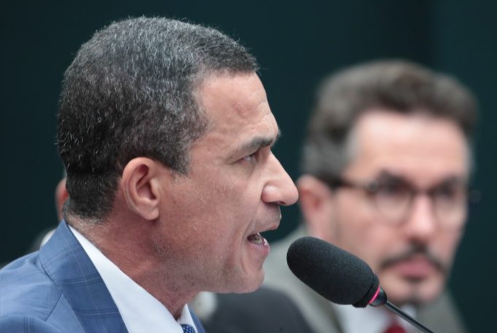 Comiss�o de Constitui��o e Justi�a aprova PEC que reduz maioridade penal  Fonte: Ag�ncia C�mara de Not�cias