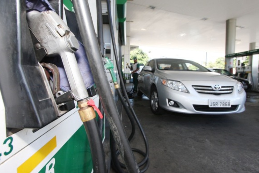 Pre�o dos combust�veis recua na Bahia e reduz valor repassado �s distribuidoras