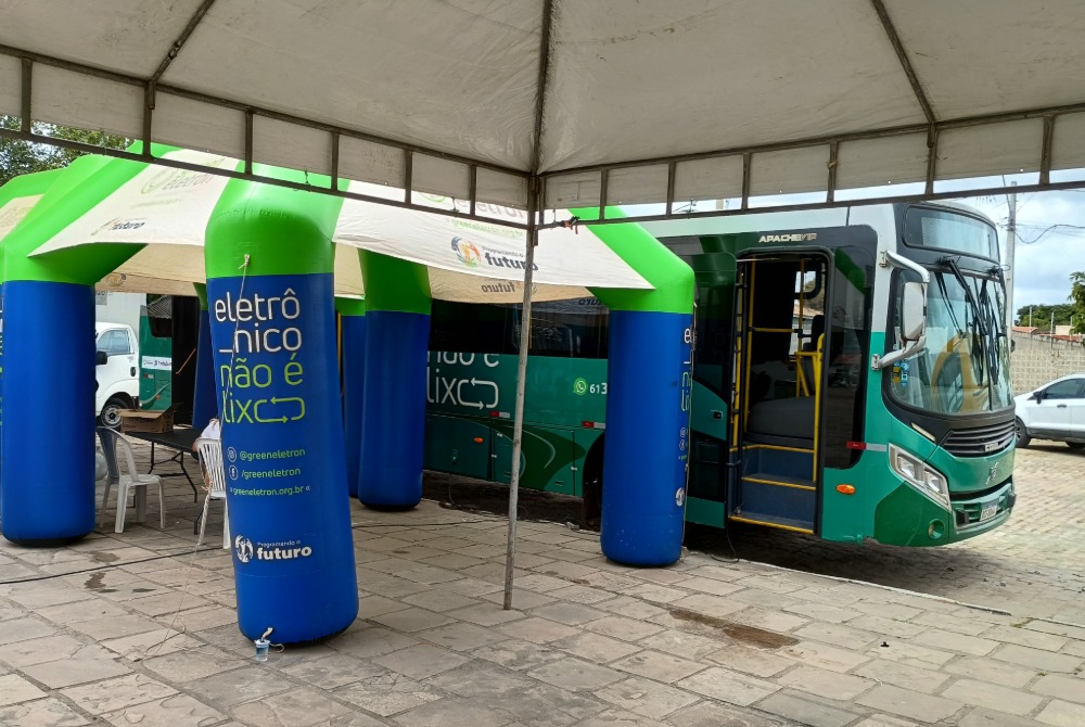 Capim Grosso: Campanha "Eletr�nico n�o � lixo" est� instalado na Pra�a da Prefeitura at� esta quarta-feira (15)