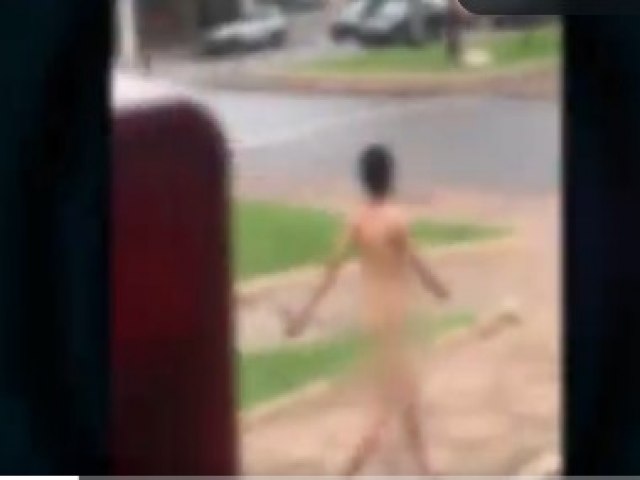 Homem  flagrado caminhando completamente nu pelo centro de Patos de Minas