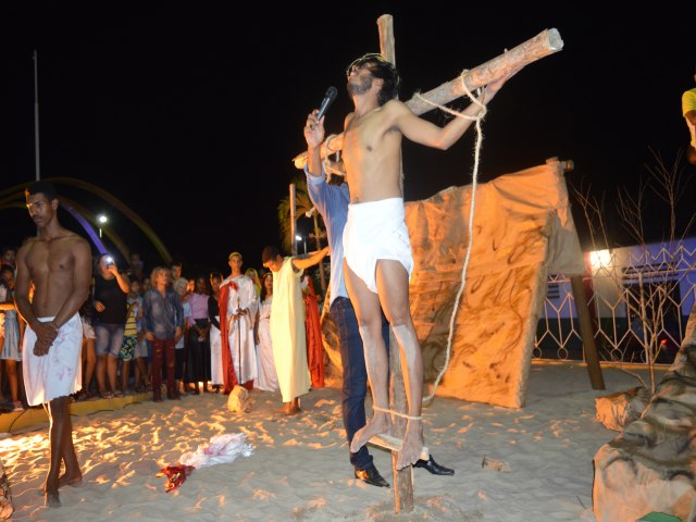 A semana Santa e a Queima de Judas em Aramari, interior da Bahia