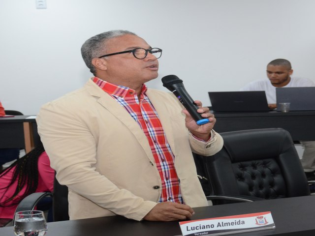 Vereador Luciano Almeida critica servios prestados pela empresa Limp City