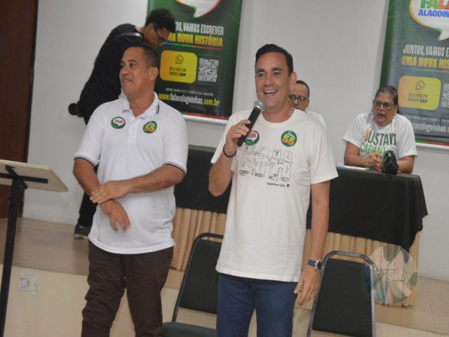 Gustavo Carmo se rene com lderes da juventude em Alagoinhas