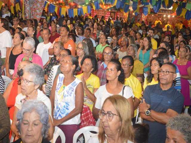 Encerramento da Trezena de Santo Antnio atrai multido em Alagoinhas