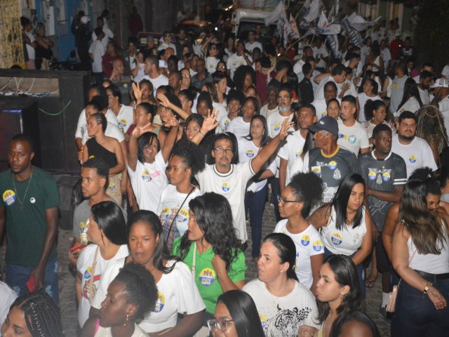 Encontro de candidatos a prefeito, vice e vereadores atraiu multido em Alagoinhas