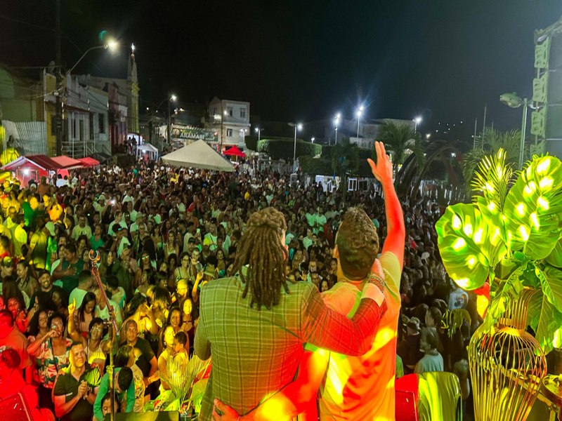 Prefeito Fidel comemora aniversrio de aramari em grande estilo