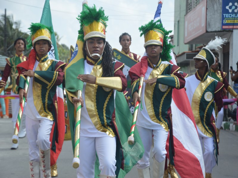 Mais de  1.280 estudantes participam da homenagem ao aniversrio de Aramari