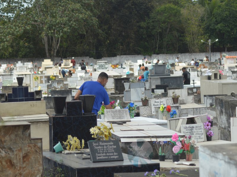 Cemitrios de Alagoinhas receberam um bom pblico no dia de Finados 