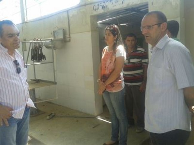 Equipe da Vigilância Sanitária de Petrolina visita matadouro de Rajada