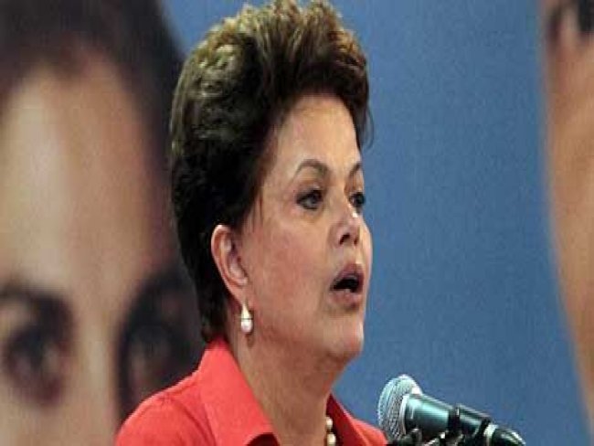 Dilma critica ?moralistas? e diz que ninguém tem força para atacá-la