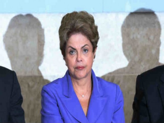 61% dos leitores querem renúncia de Dilma