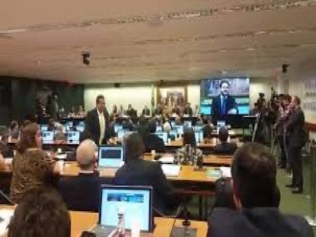 Relator da CPI da Petrobras isenta Dilma, Lula, Foster e Gabrielli